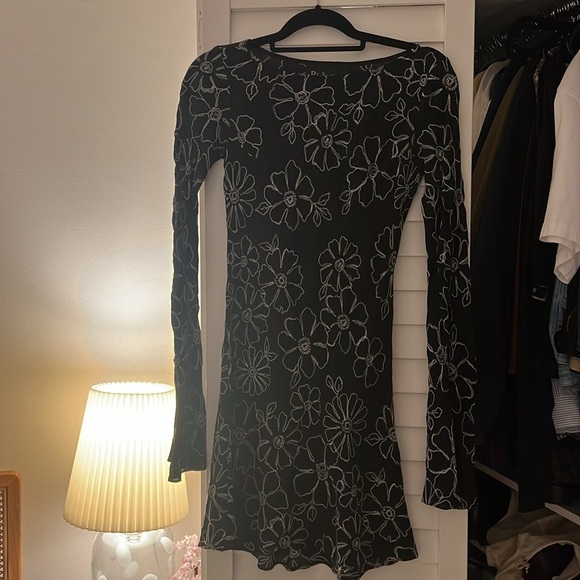 Realisation Par - THE BRIGITTE - Embroidered Fleur

Size small! - Picture 2 of 5